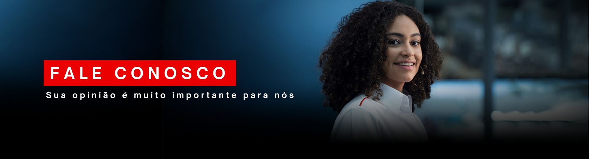 Mulher sorrindo, texto 