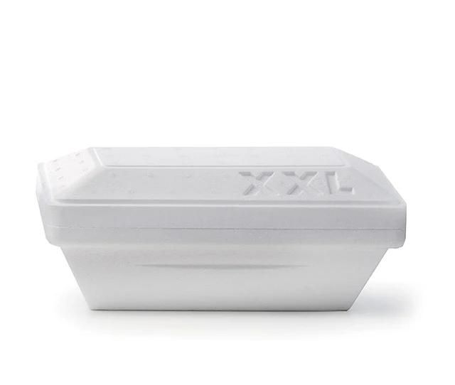 Contenitore da asporto rettangolare in polistirolo bianco con coperchio su sfondo neutro.