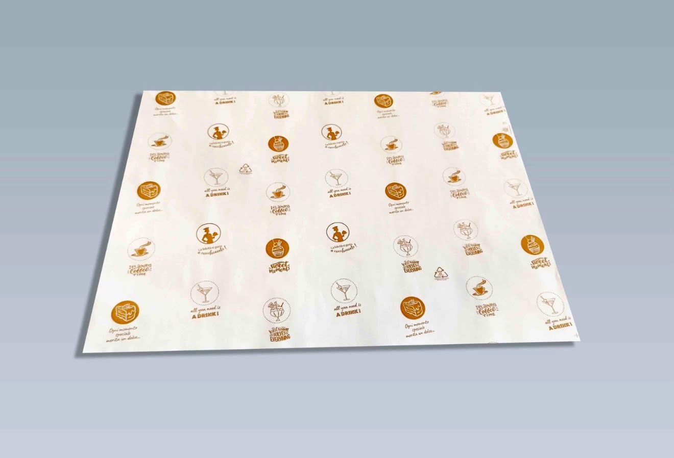 Pila di fogli di carta bianca decorata con piccoli motivi dorati a forma di stella.