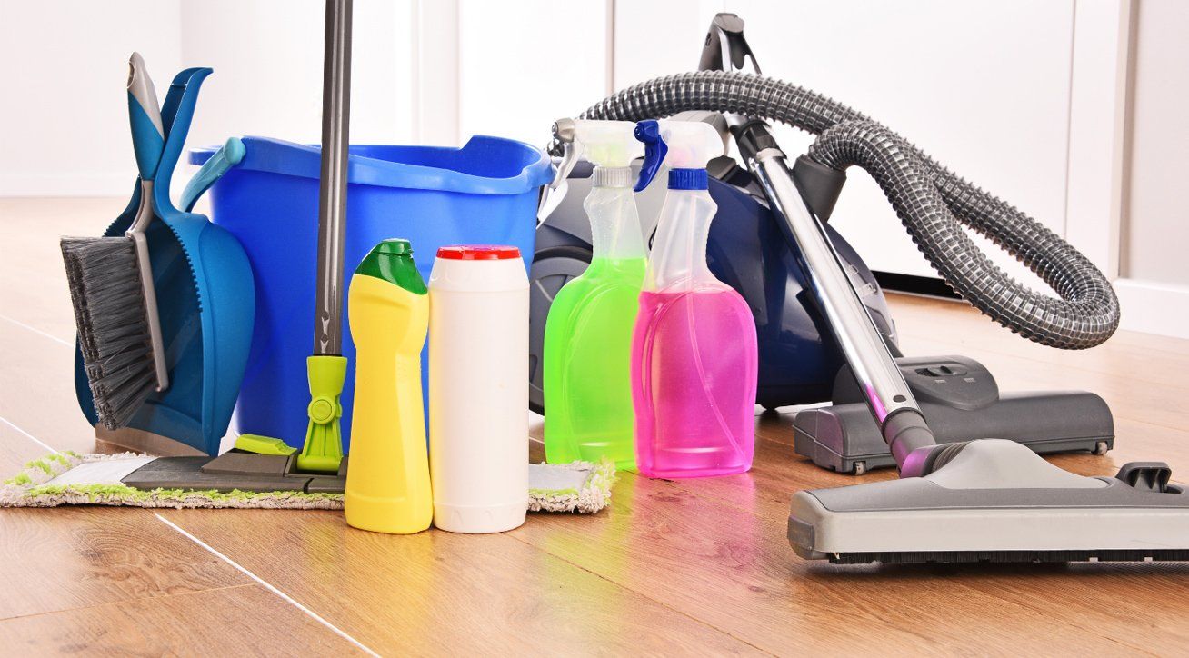 Lined up cleaning equipment good for different establishments