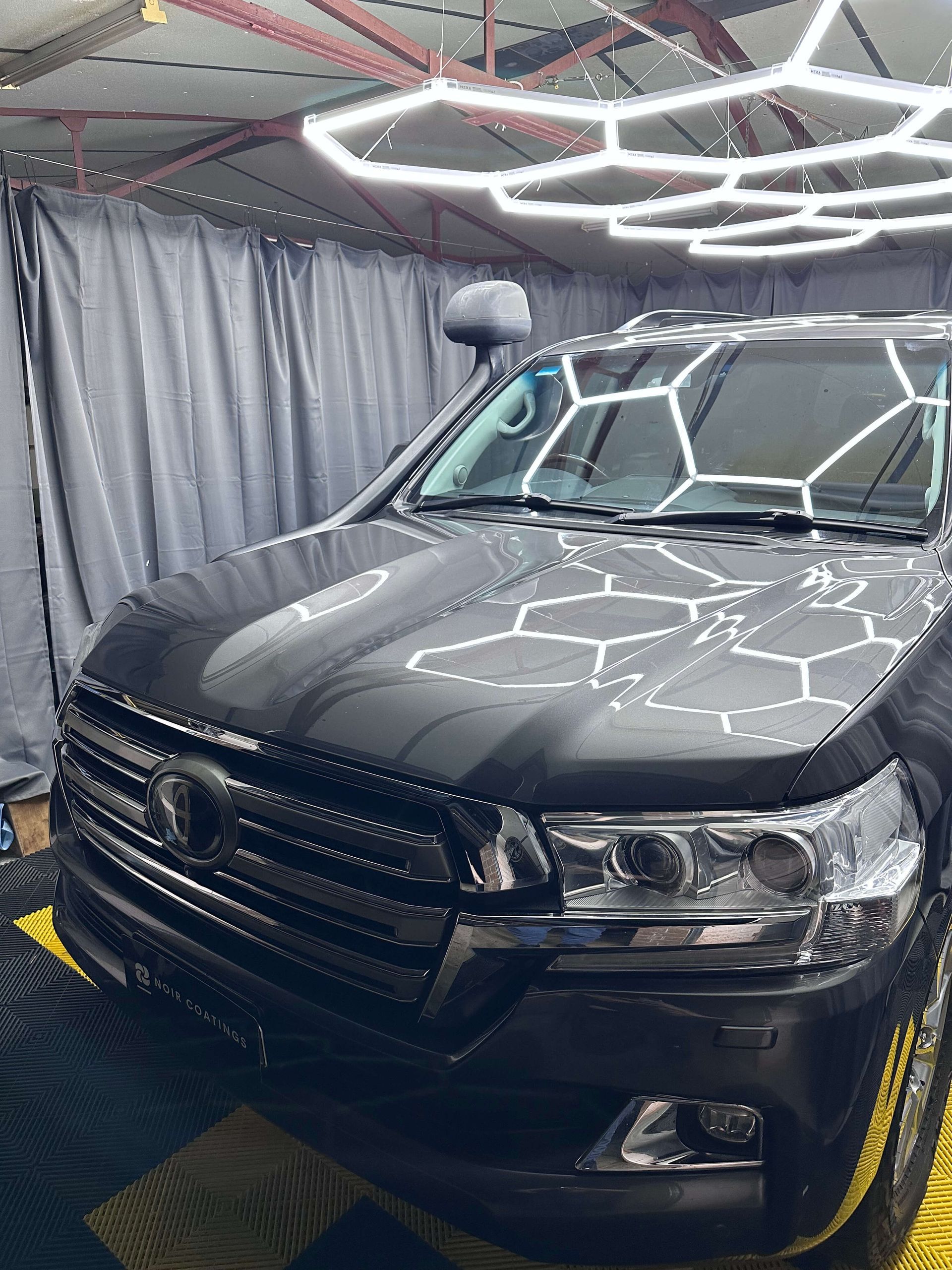 noir-coatings-landcruiser-ceramic-coating-angle