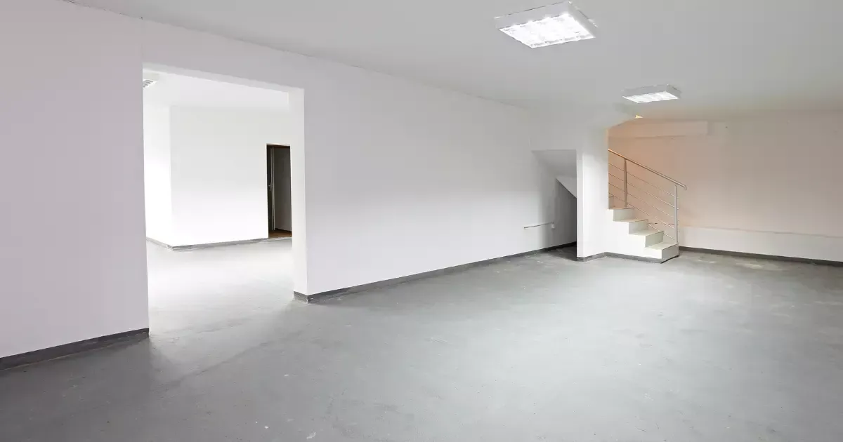 Open basement space ready for a family-friendly basement finishing option