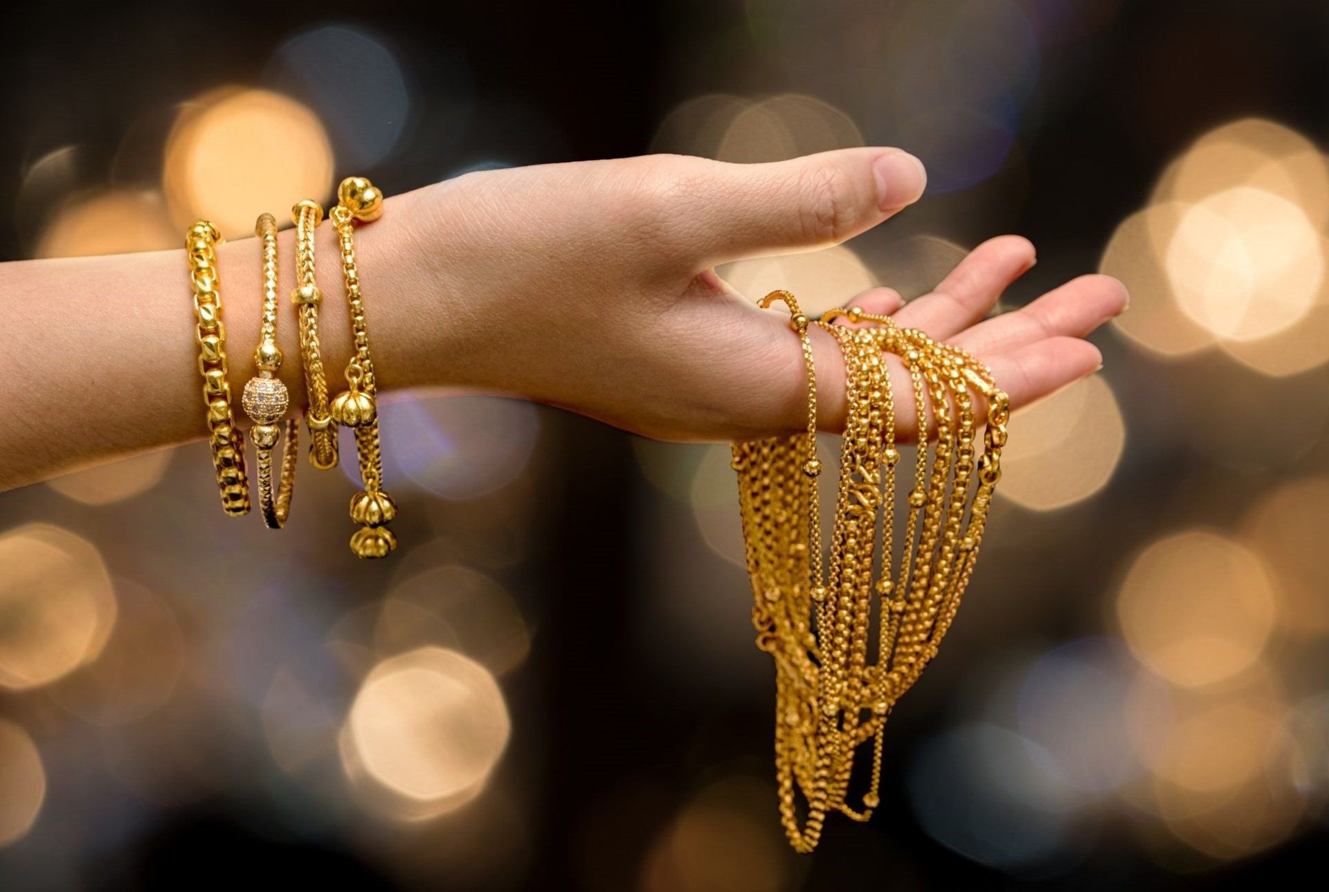 bracciali e catenine in oro