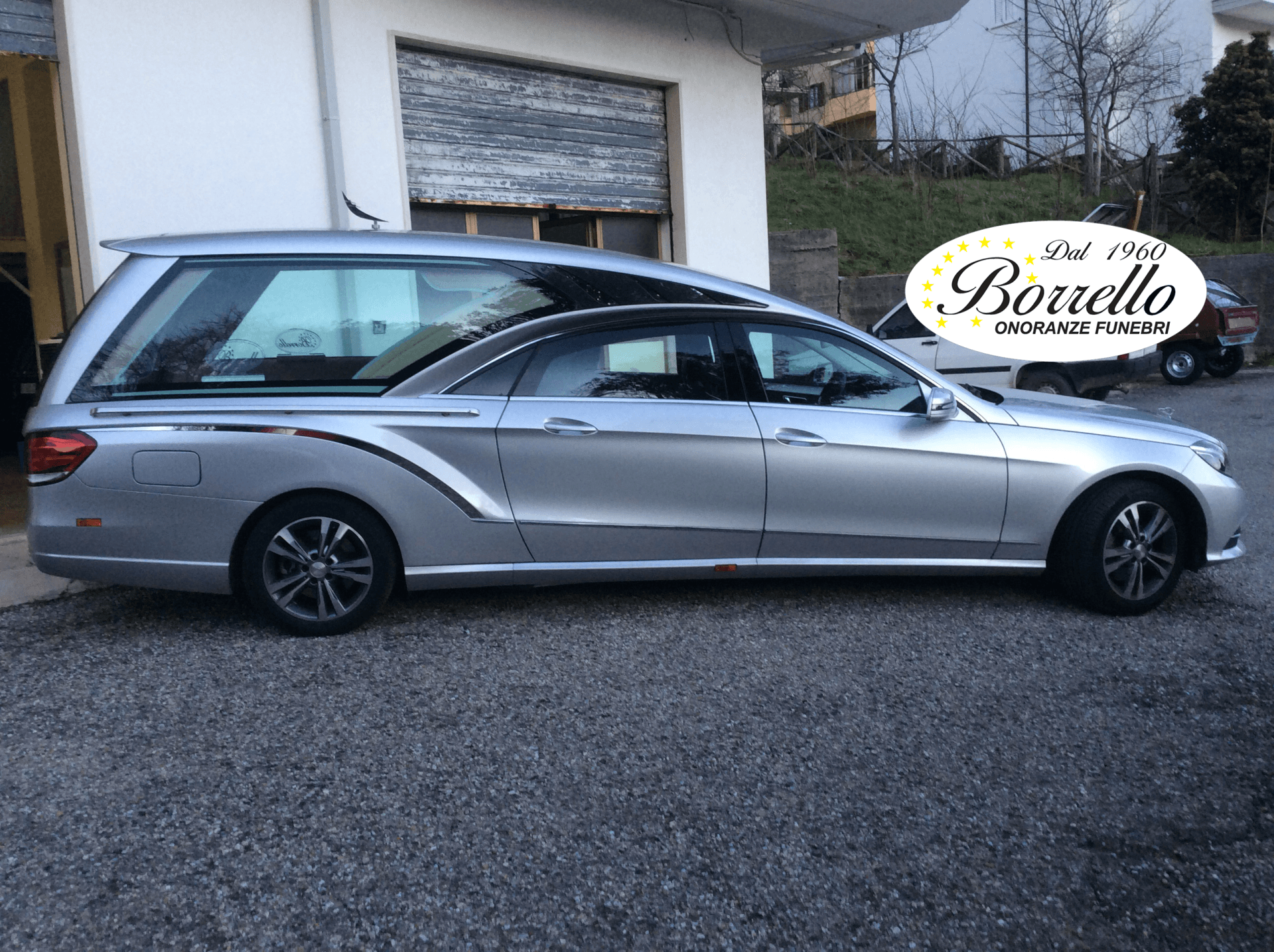 cerimonia funebre in cimitero