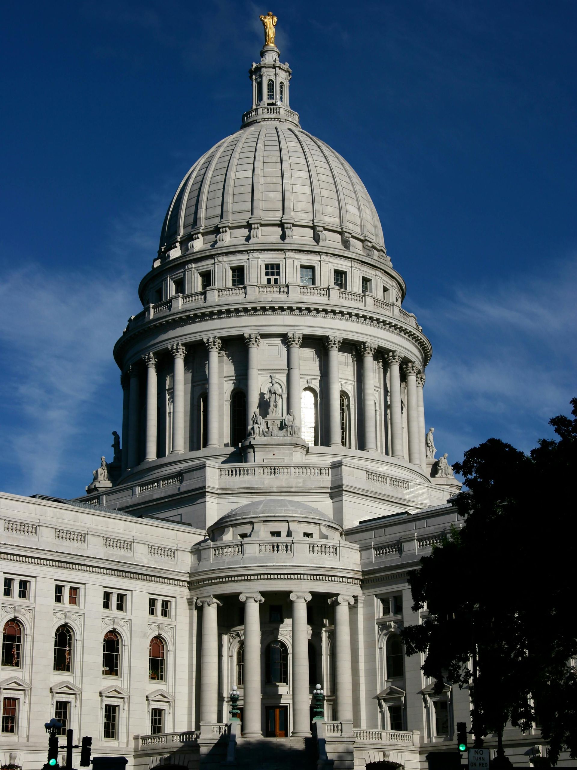 Wisconsin Capital building dome top