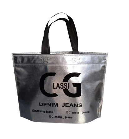 Una bolsa plateada que dice