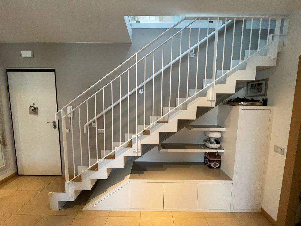 Ringhiera in metallo per scala