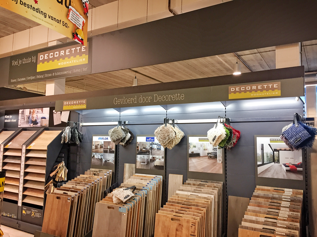 indoor signage Decorette  by reclamestudio Morant