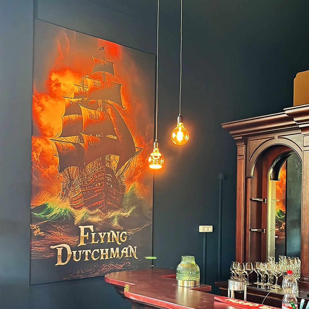 wandtextieldoek in zwart alu frame the flying dutchman by reclamestudio Morant