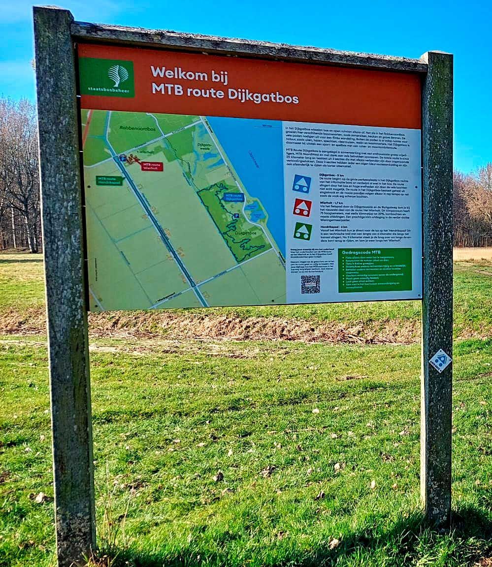 Informatiebord voor de MTB Route 'Het Dijkgatbos' by reclamestudio Morant