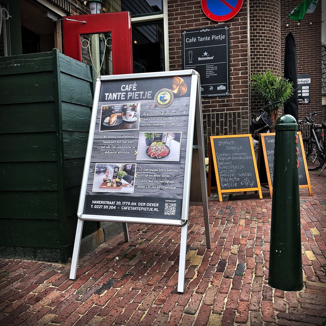 Stoepbord + poster by reclamestudio Morant