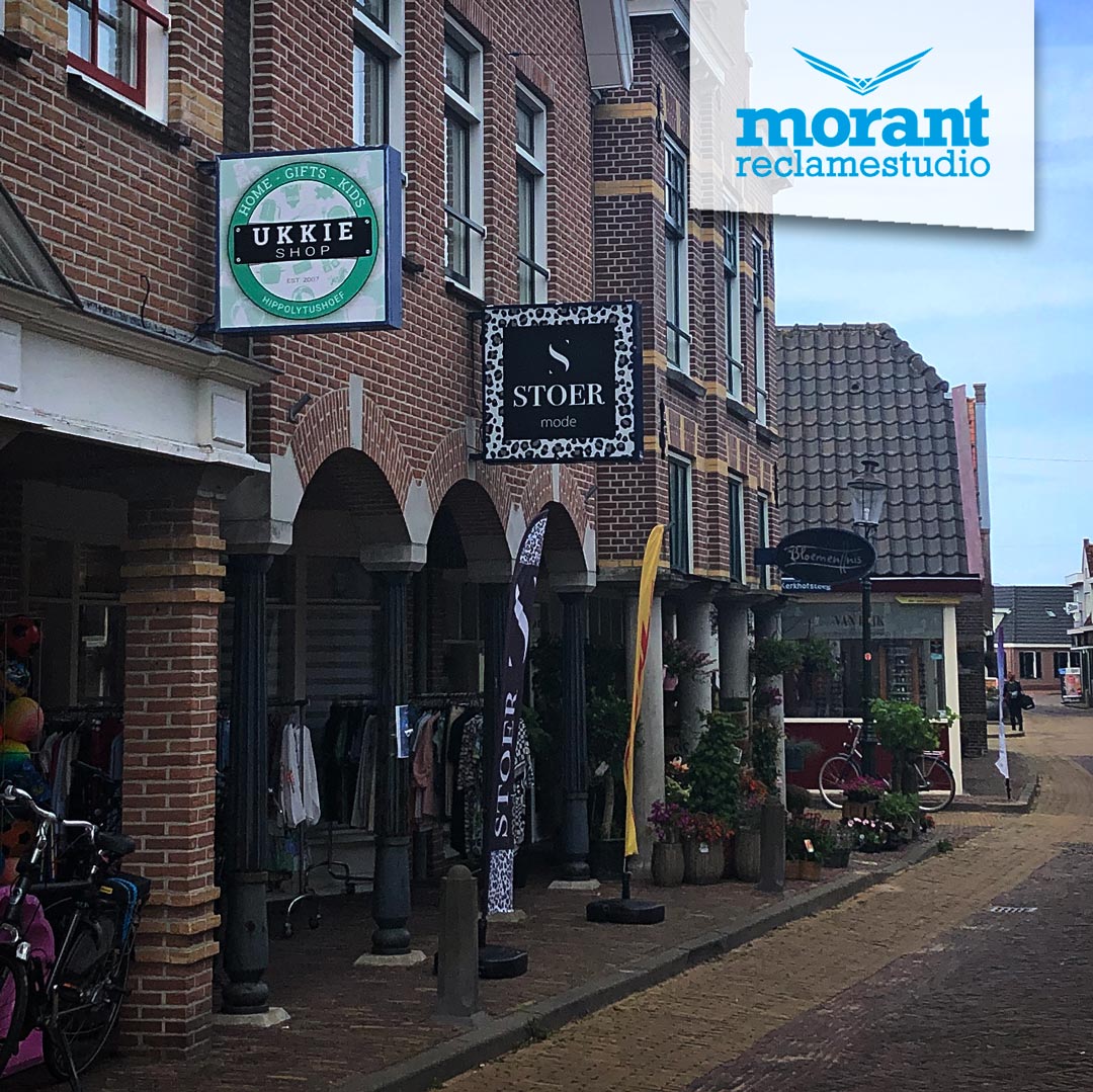 lichtbakken Ukkie Shop + Bloemennis by reclamestudio Morant