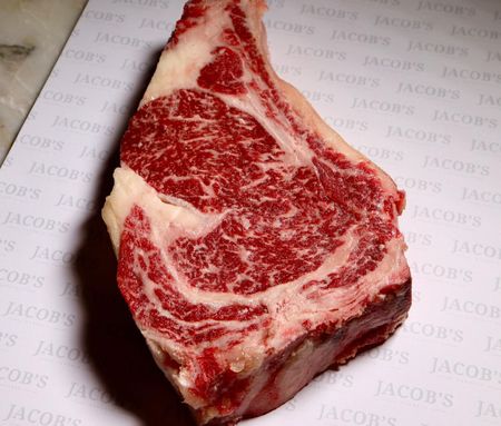 Viande-de-selection-premium-restaurant-steak house