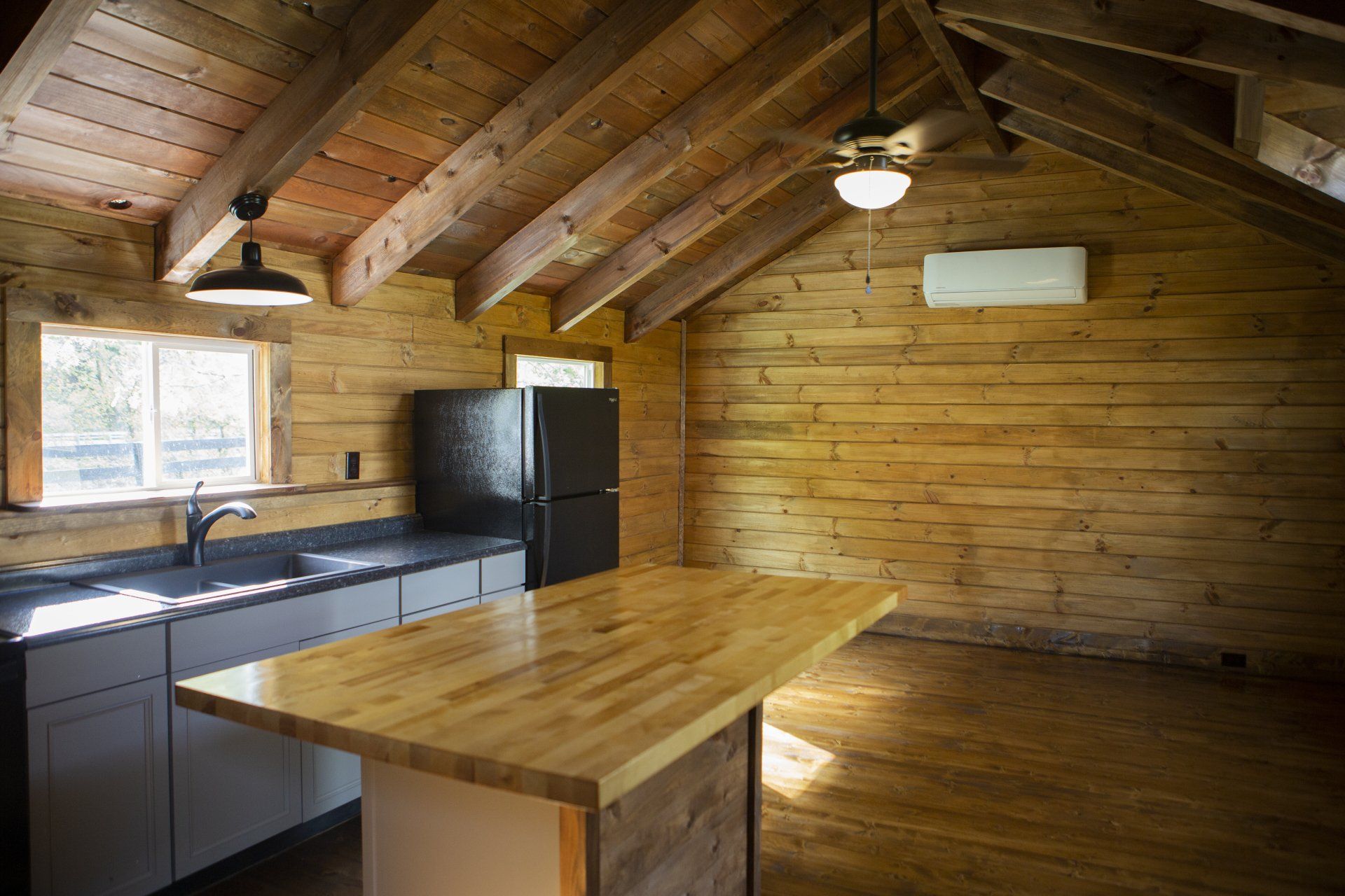 Overlook Homes Elkhorn Deluxe Log Cabin for Sale
