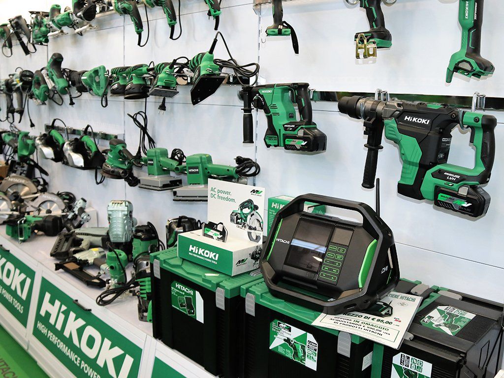 trapani esposti in negozio