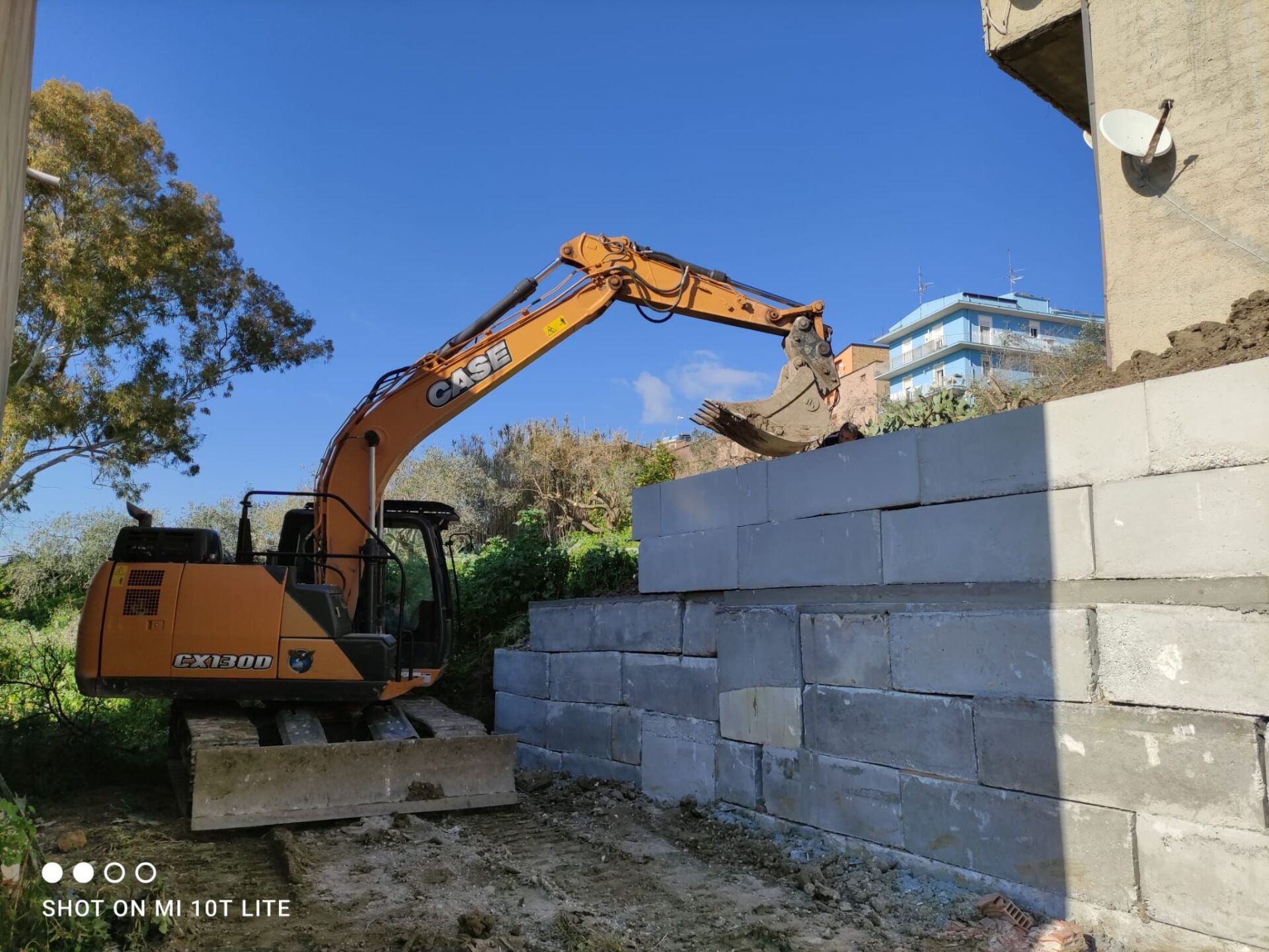 pala meccanica in azione