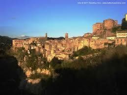 corona di fiori su feretro