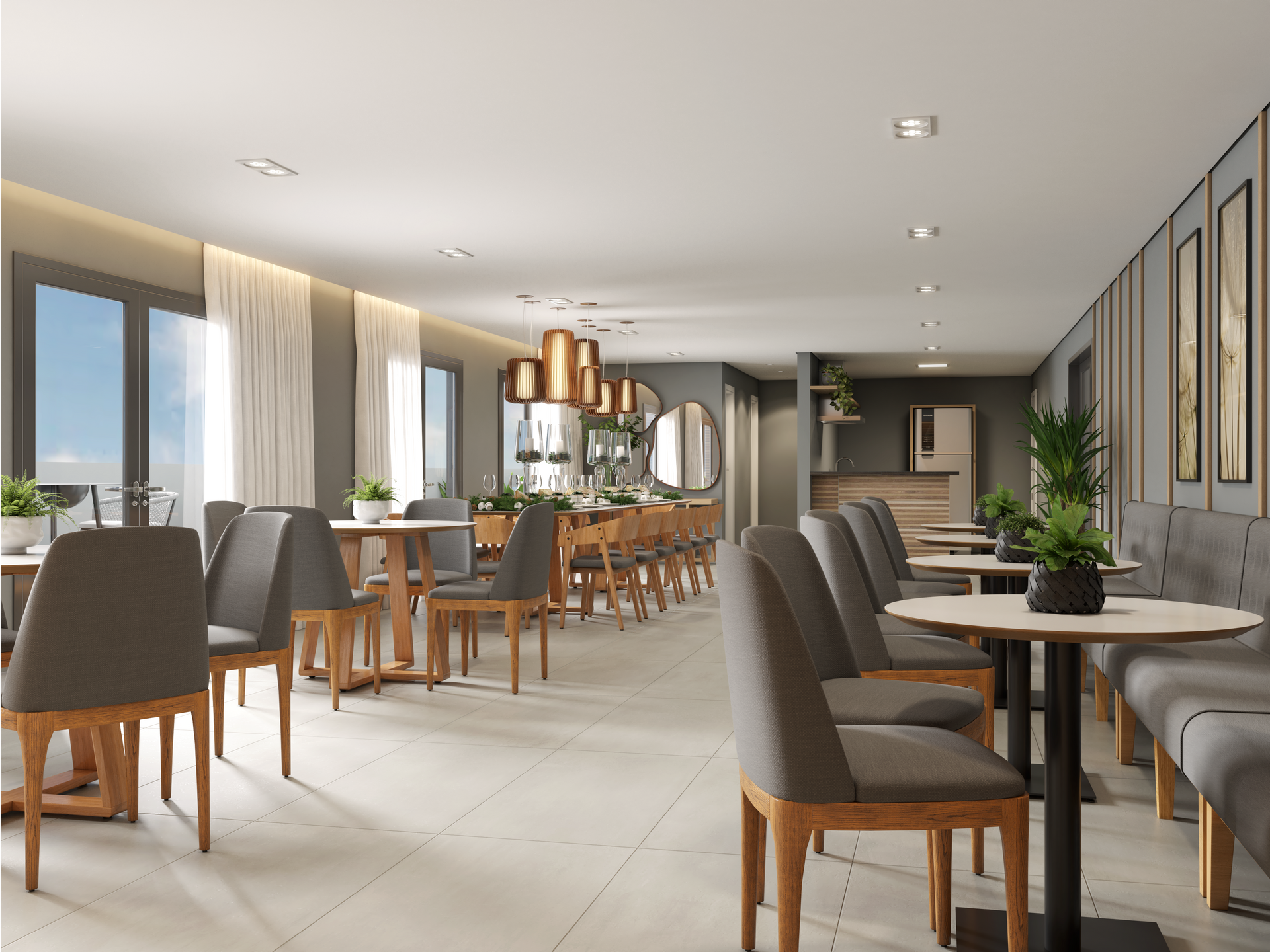 Interior de restaurante com mesas, cadeiras e grandes janelas. Tons de cinza e madeira, com plantas.