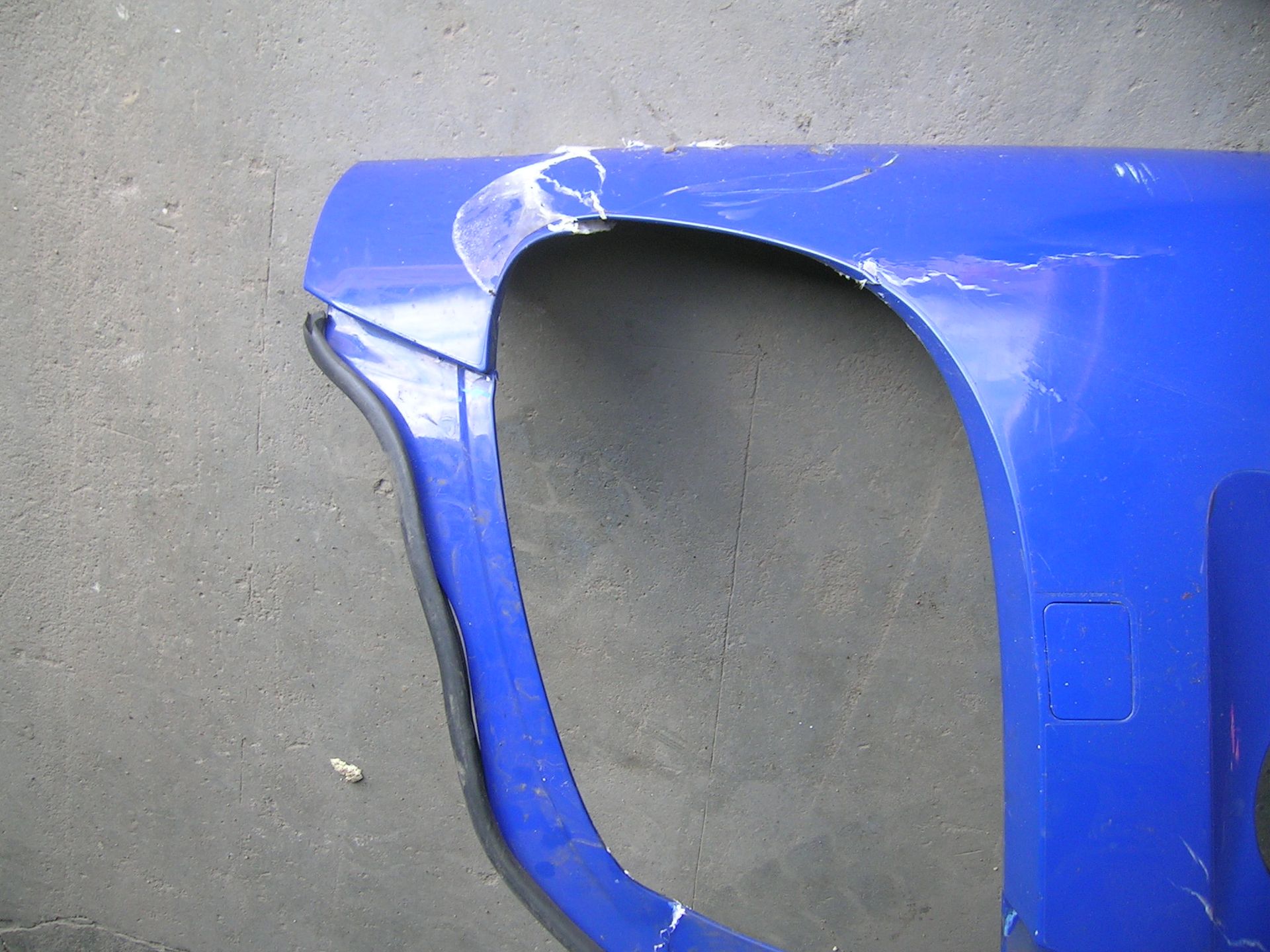 Detalių iš stiklo audinio ir plastmasinių detalių remontas