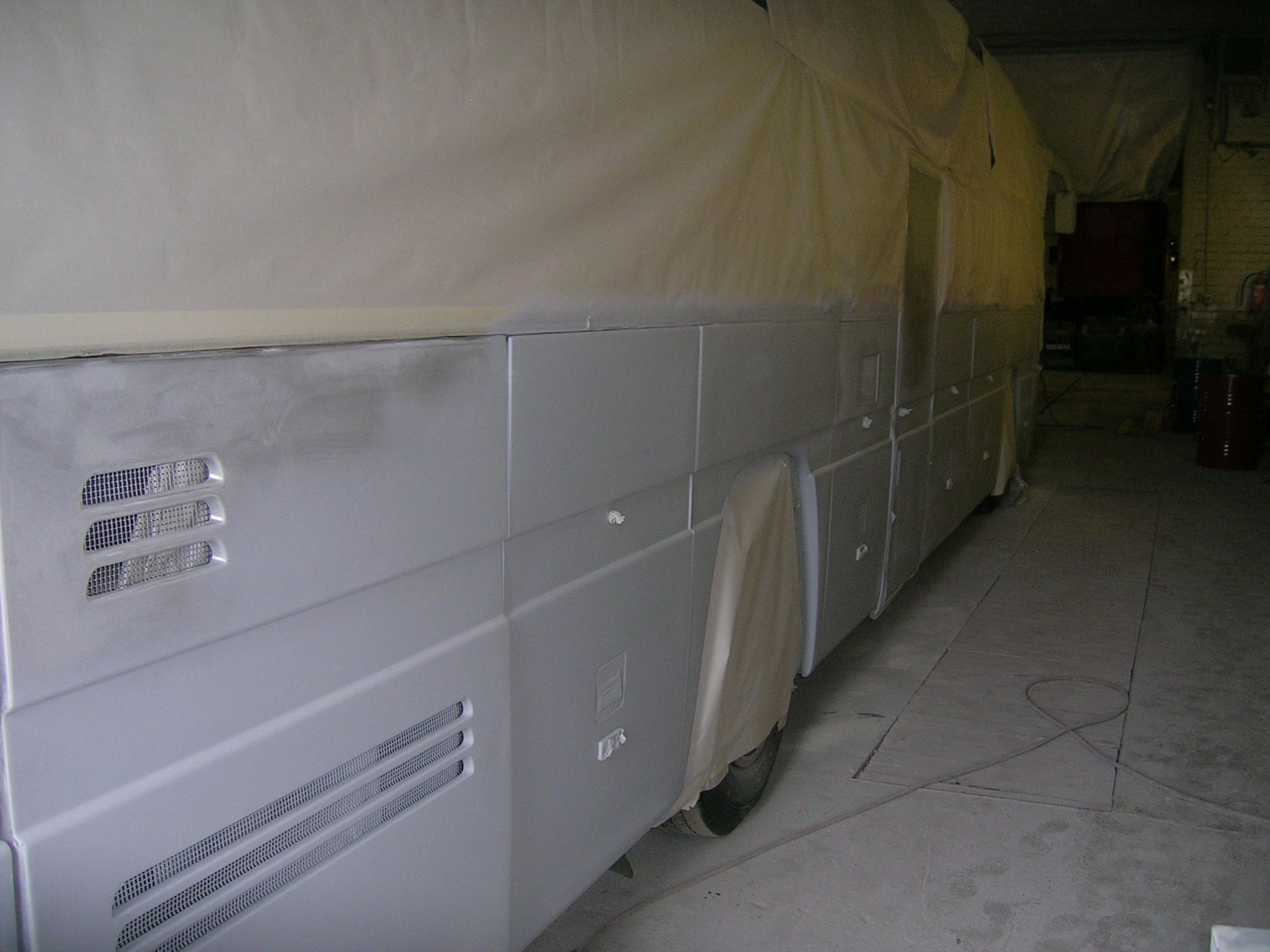 Autobusų remontas po auto įvykių, perdažymo darbai