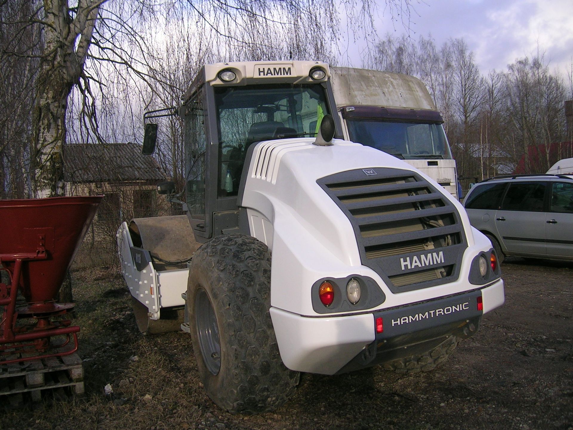 Sunkvežimių, puspriekabių šaldytuvų, spec. technikos dažymo darbai