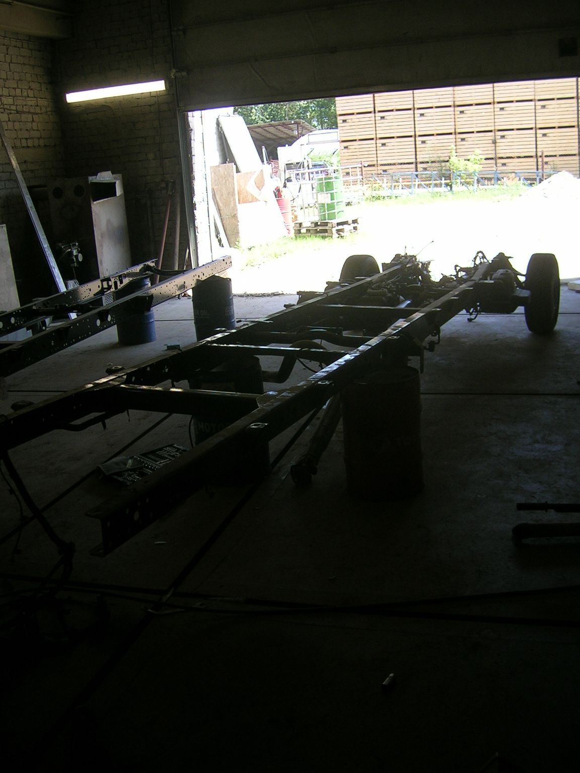 Sunkvežimių, vilkikų, puspriekabių, džipų, tralų, mikroautobusų rėmų lyginimas