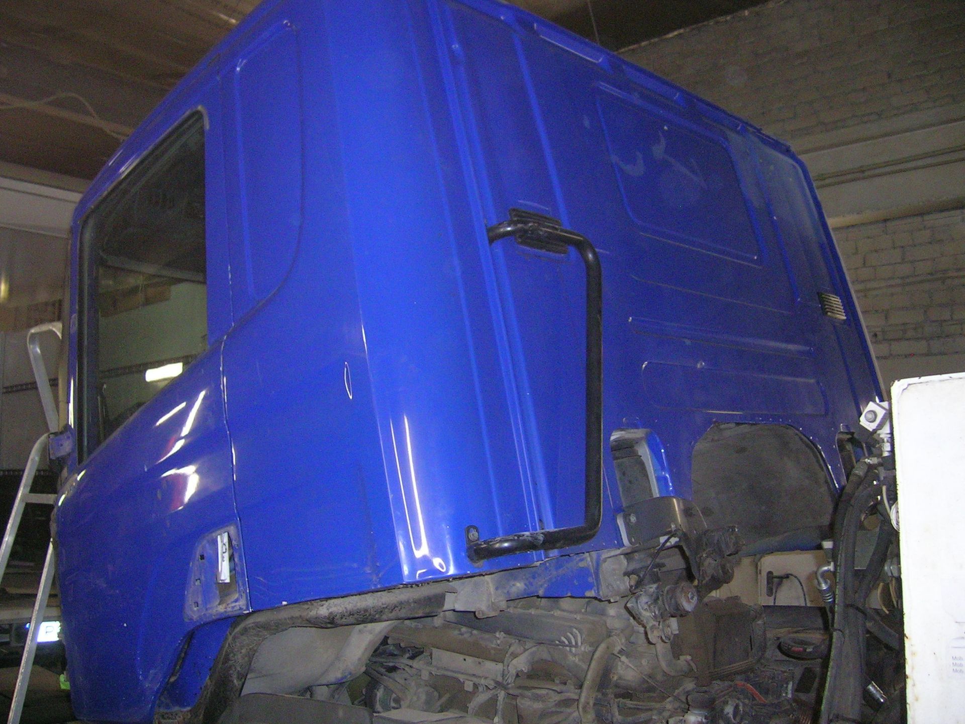 Sunkvežimių, puspriekabių šaldytuvų, spec. technikos dažymo darbai