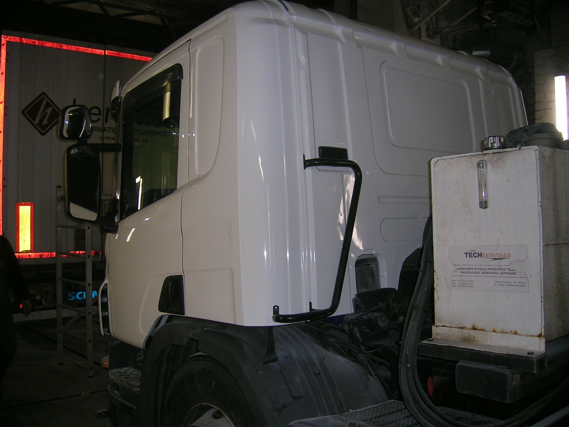 Sunkvežimių, puspriekabių šaldytuvų, spec. technikos dažymo darbai