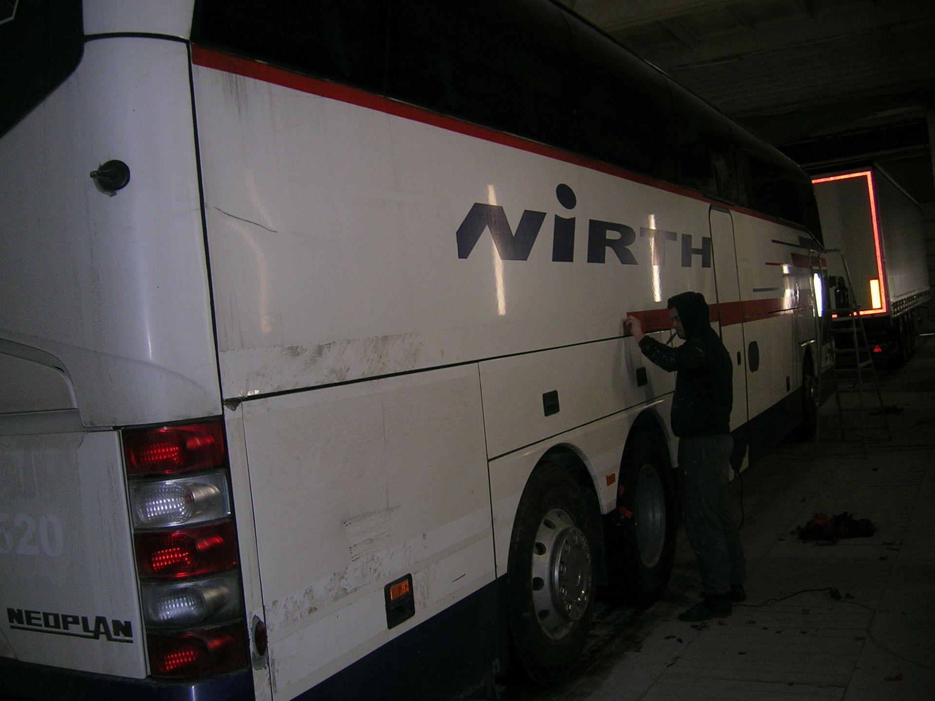 Autobusų remontas po auto įvykių, perdažymo darbai