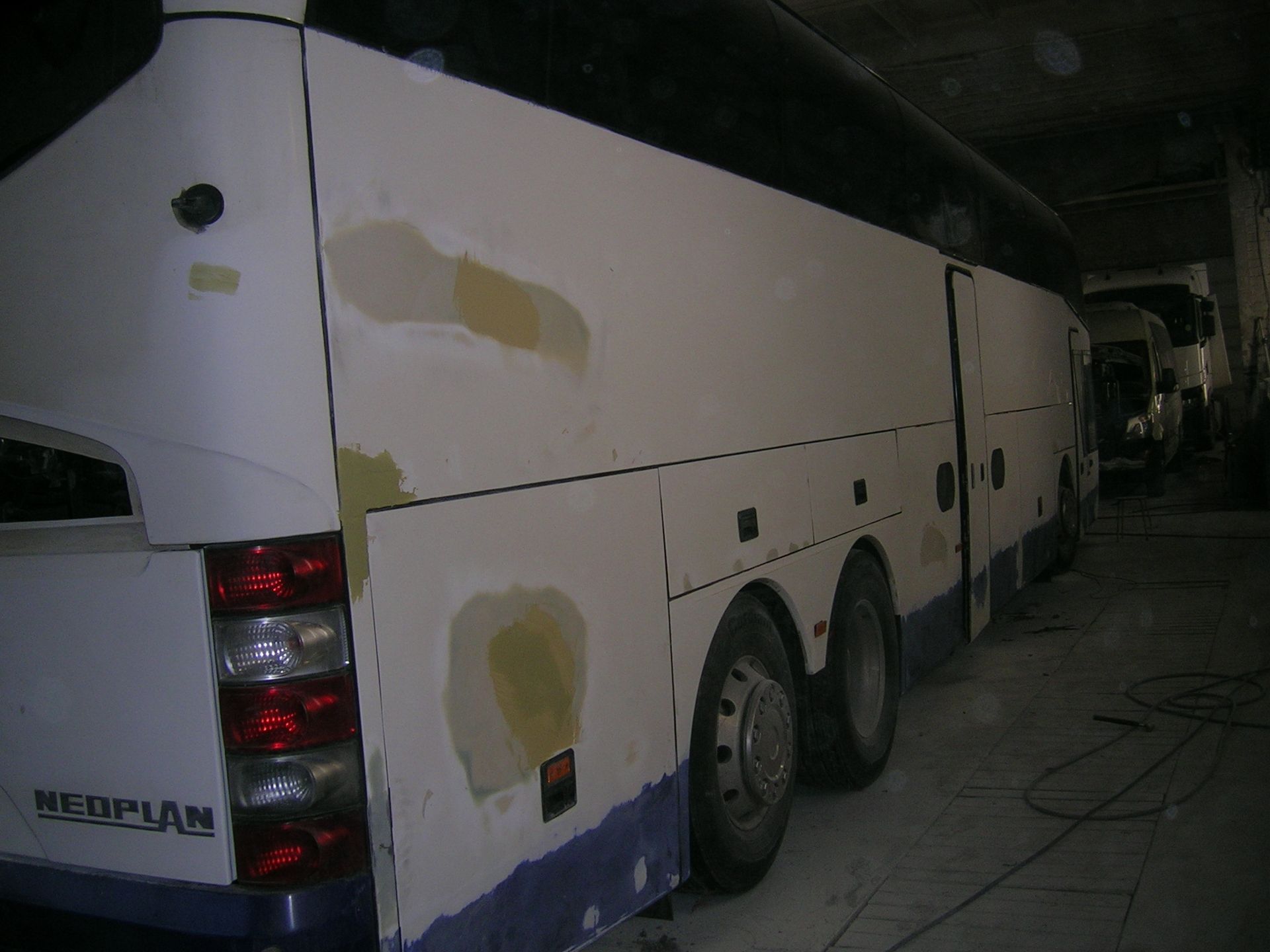 Autobusų remontas po auto įvykių, perdažymo darbai