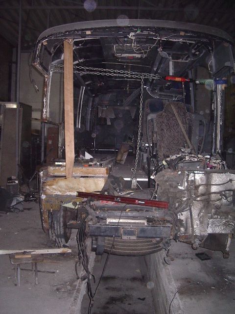 Autobusų remontas po auto įvykių, perdažymo darbai