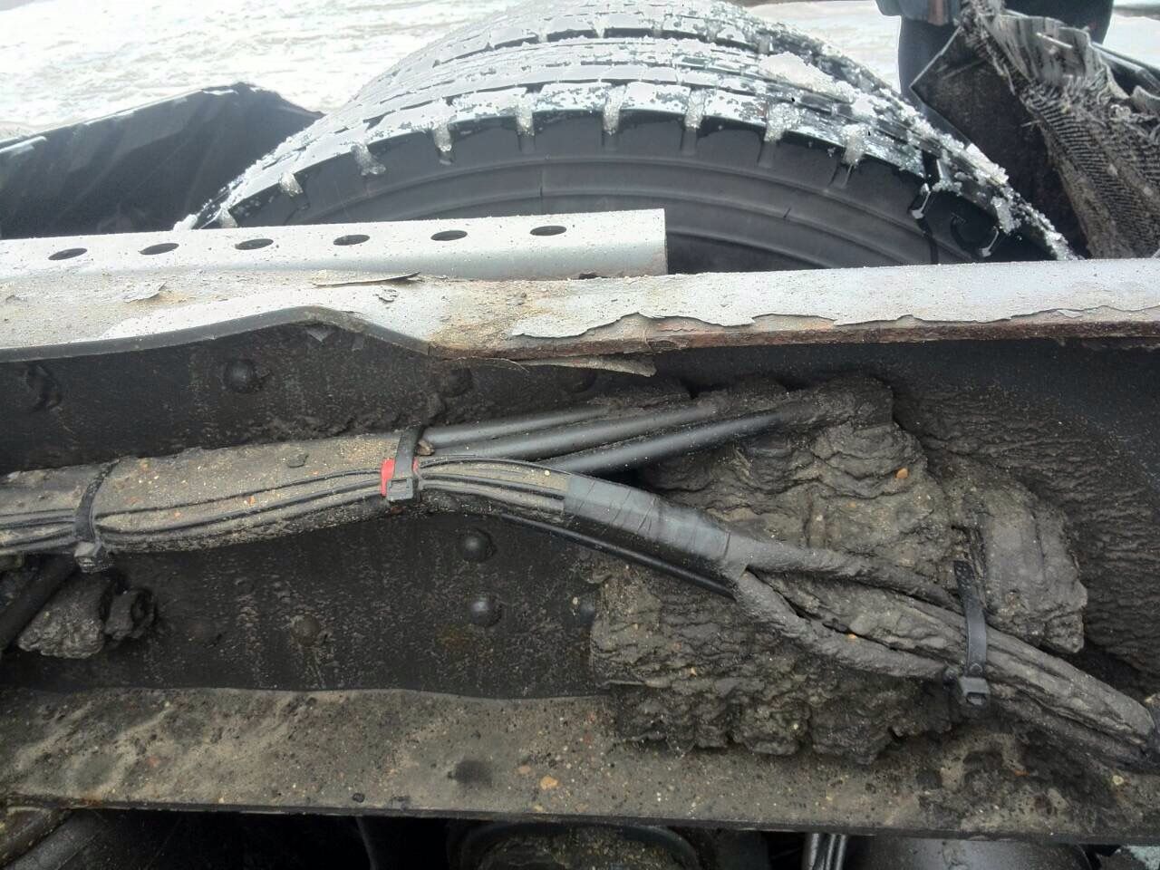 Sunkvežimių, vilkikų, puspriekabių, džipų, tralų, mikroautobusų rėmų lyginimas