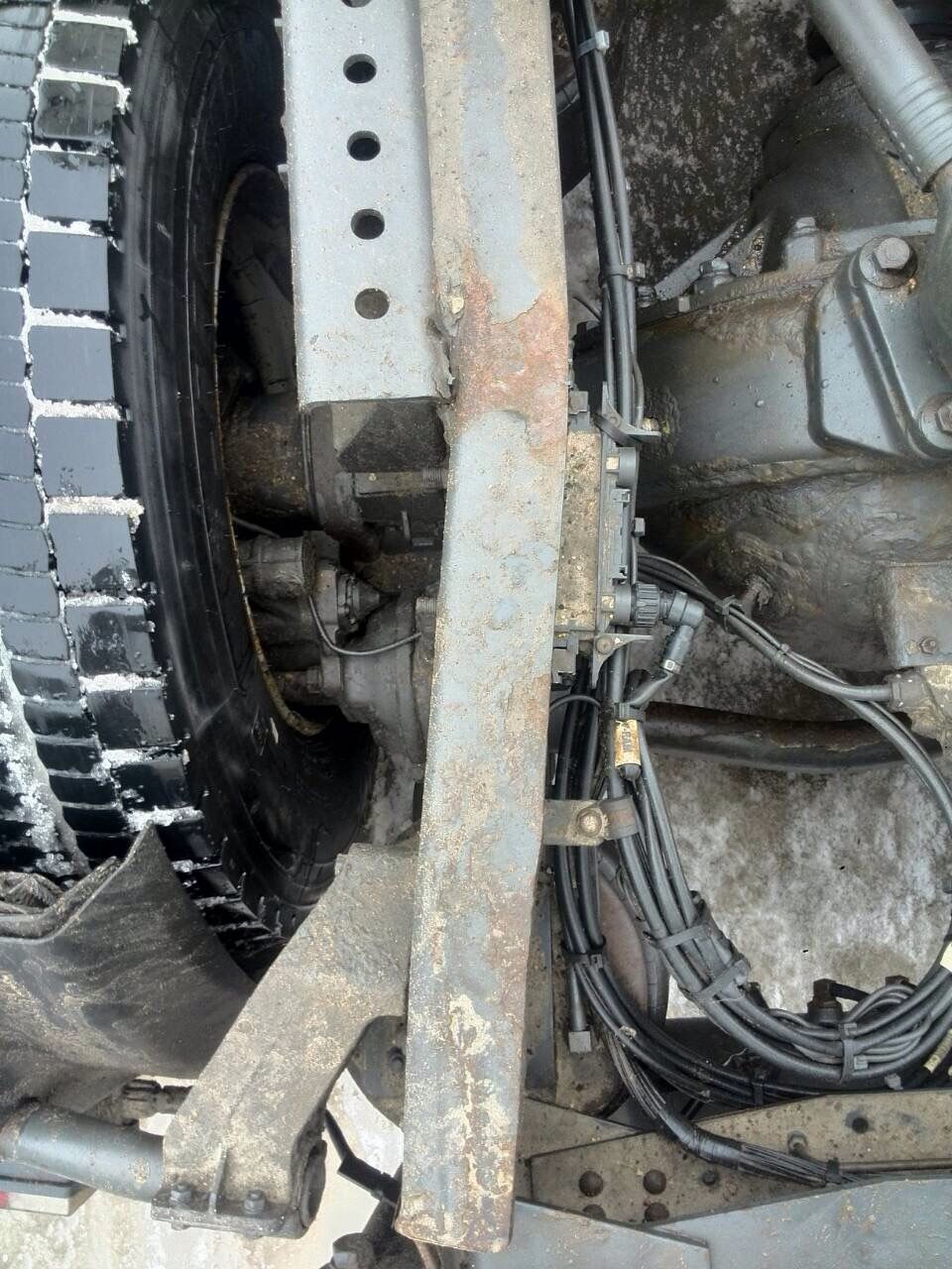 Sunkvežimių, vilkikų, puspriekabių, džipų, tralų, mikroautobusų rėmų lyginimas