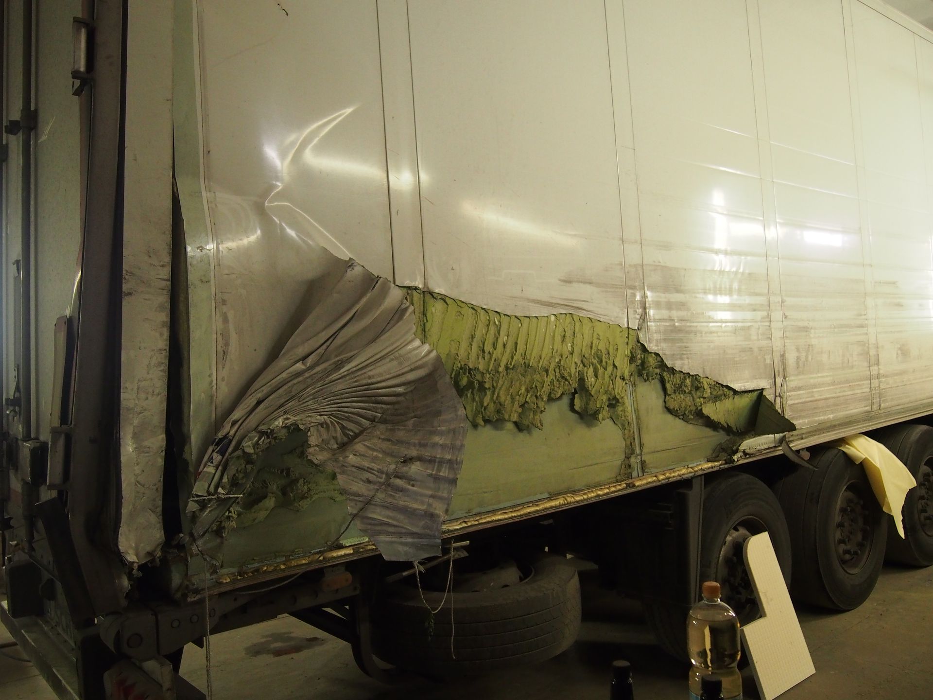 Izoterminių kėbulų, šaldytuvų remontas, dažymas
