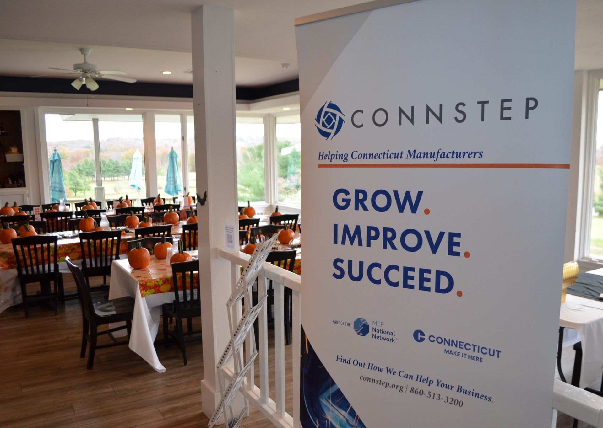 Roll-up banner for CONNSTEP with slogan 