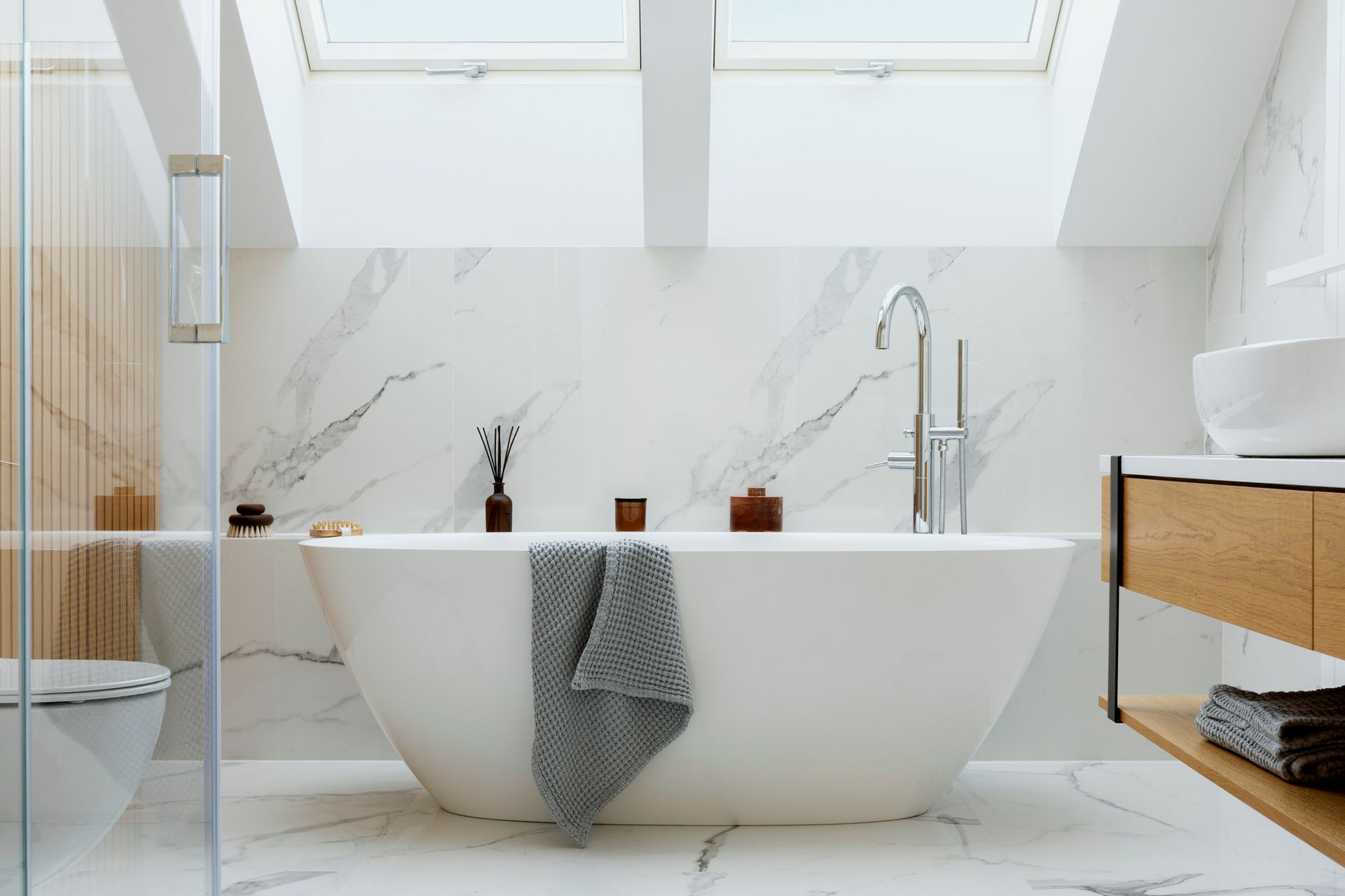 Modern Bathtub - Hobart, TAS - 20th Century Plumbing Pty Ltd