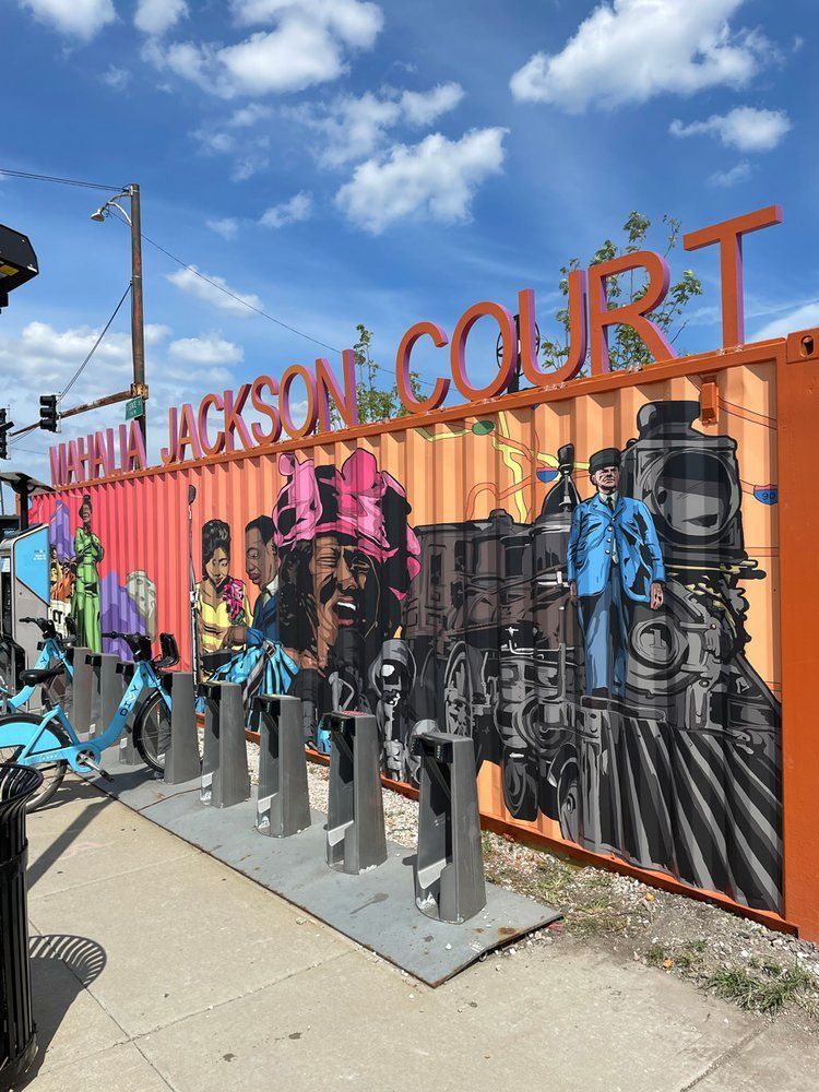 Mahalia Jackson statue.