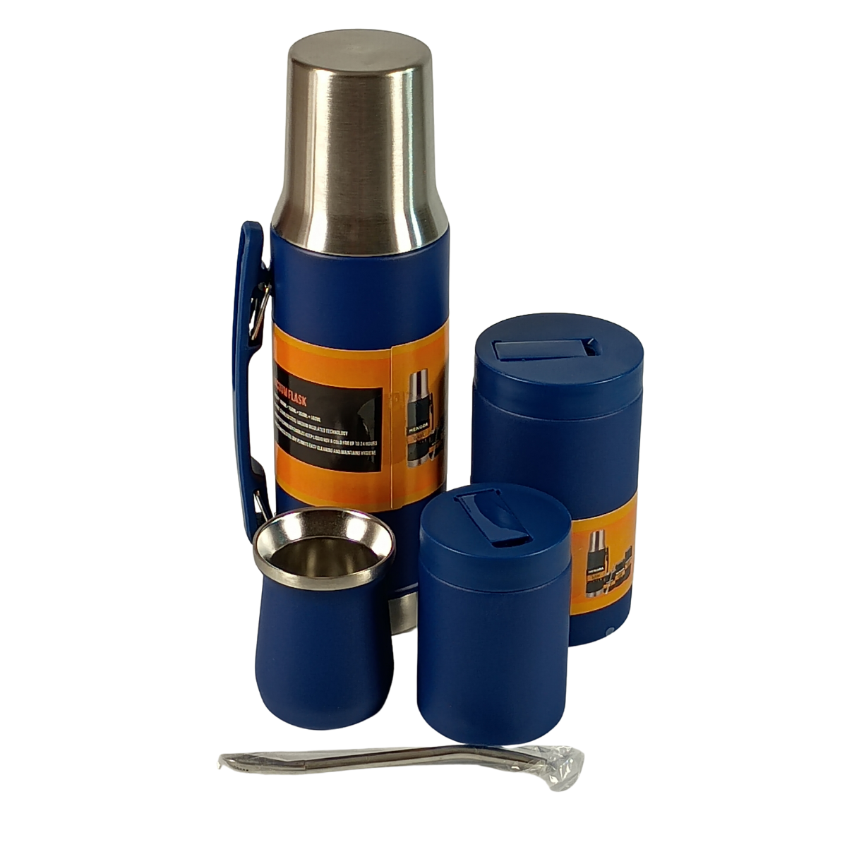 Termo blanco, dos tazas, una calabaza y una pajita metálica para tomar yerba mate.