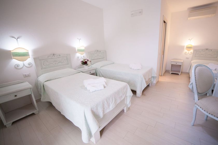 3-bed room