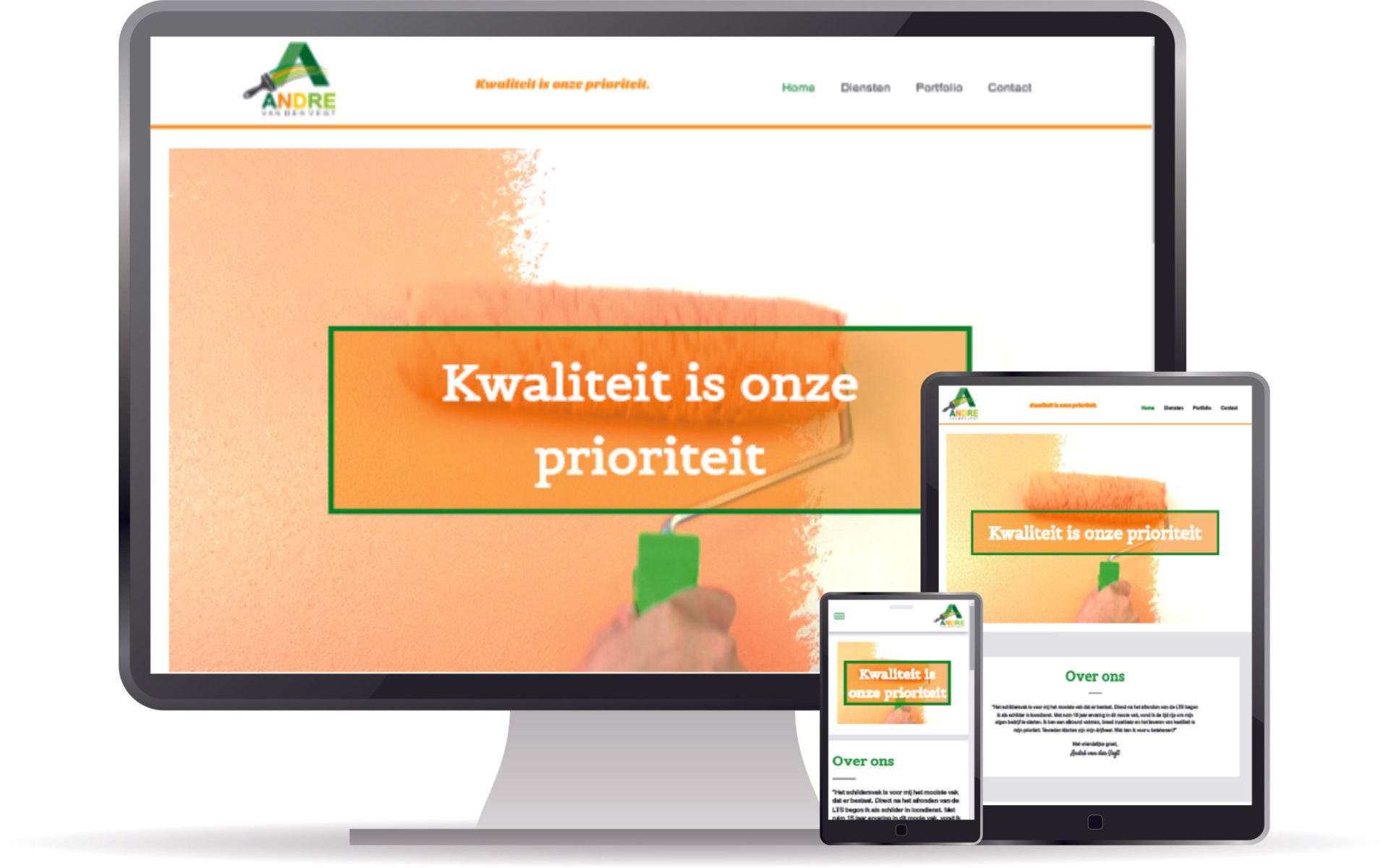 Een computer, tablet en telefoon geven een website weer.