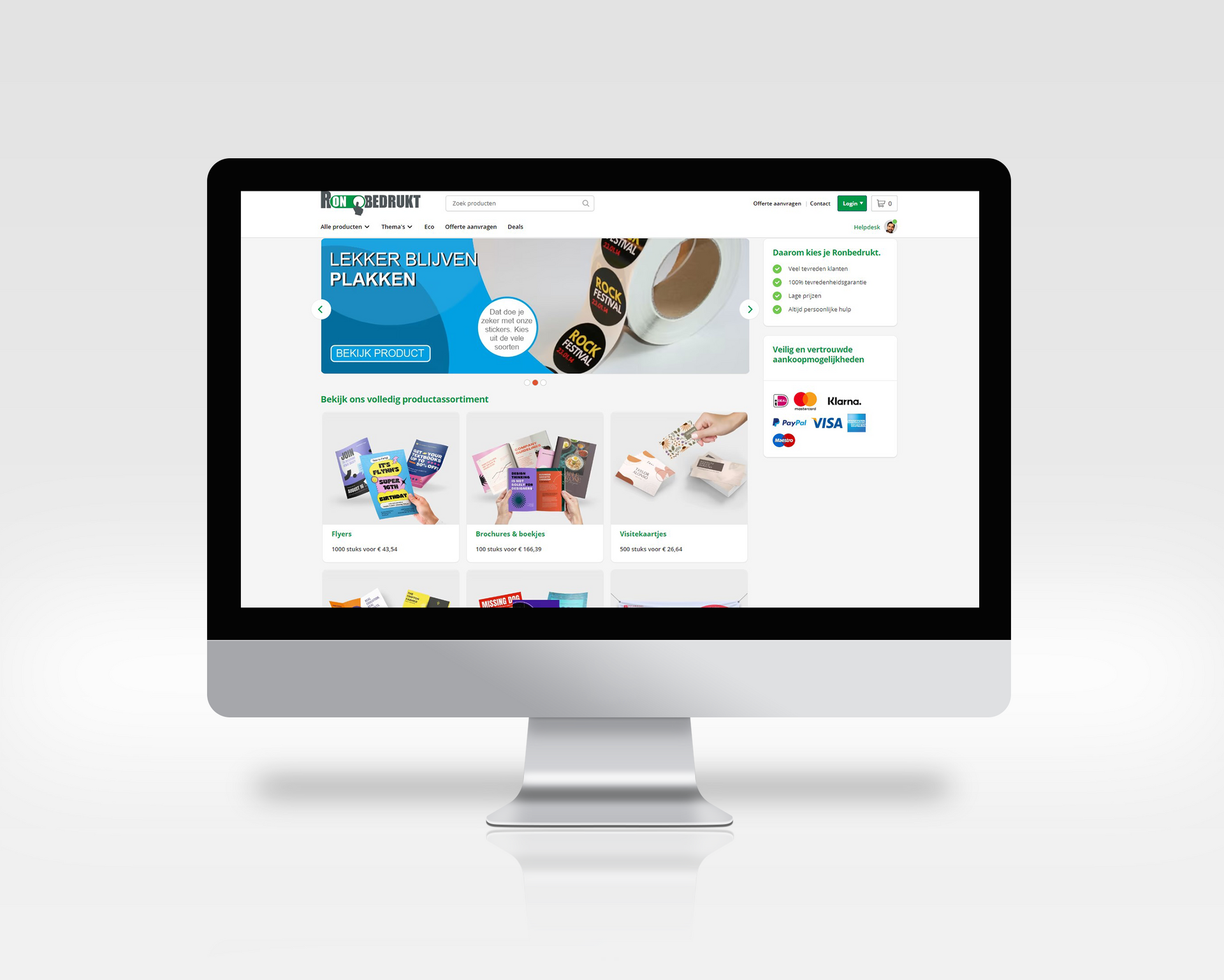 Een computermonitor geeft een website op het scherm weer.