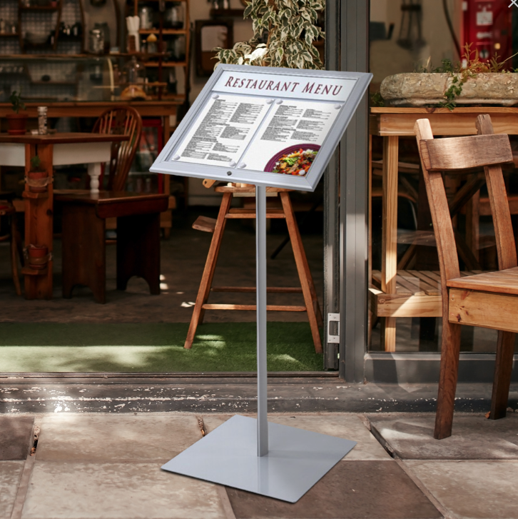 Een restaurantmenu staat voor een restaurant