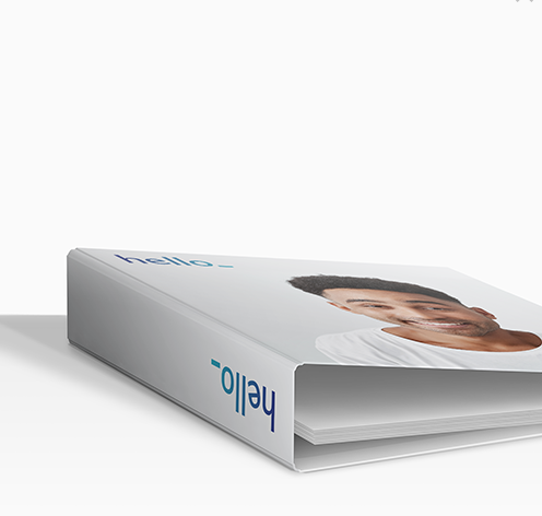 Een witte map met het woord hallo op de zijkant