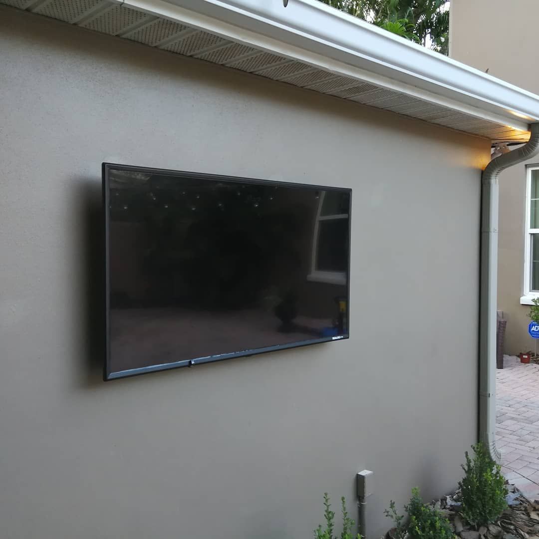 Outdoor TV — Tampa, FL — Paradise Systems LLC