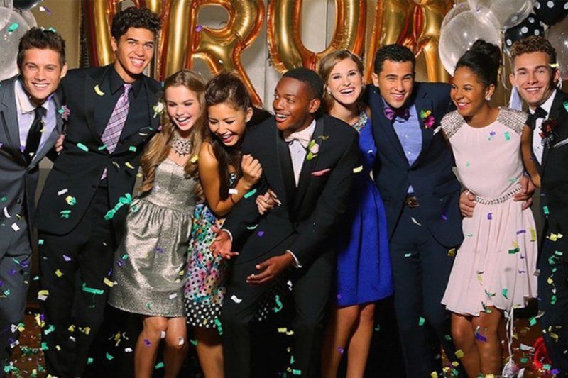 Student events prom theme with balloons and confetti