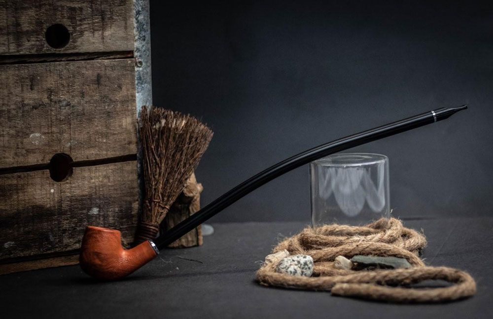 long tobacco pipe