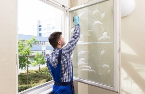 professional window cleaner in orange county