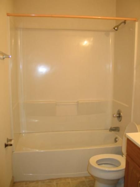 grand oak place apartment bathroom