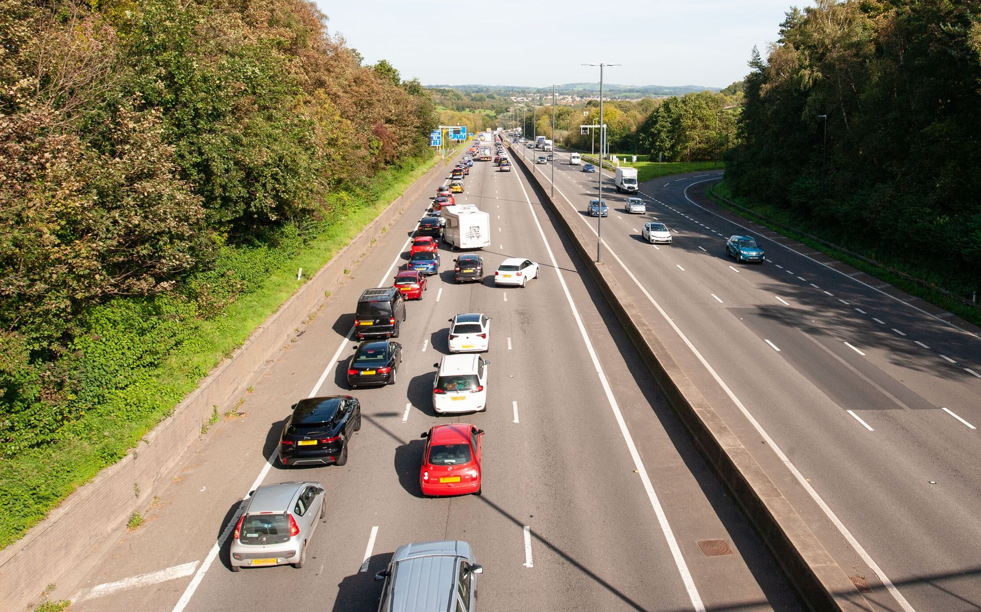 IMAGE OF CONGESTION ON THE M4 MOTORWAY EASTBOUND DUE TO BRYNGLAS TUNNELS CLOSURE
