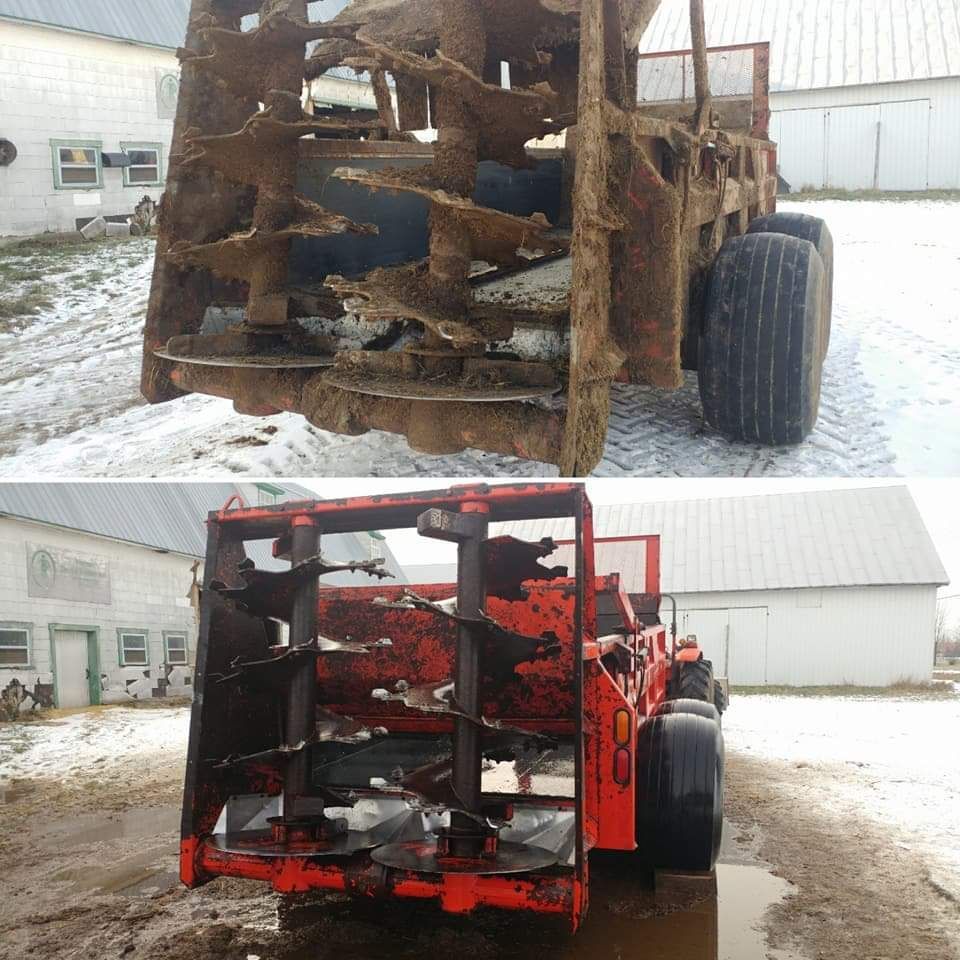 Une photo d'un tracteur avant et après avoir été nettoyé
